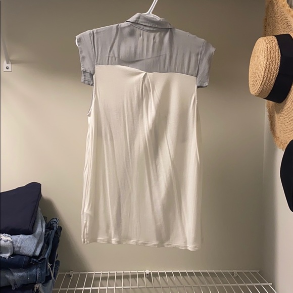 Cute blouse! - Picture 2 of 2